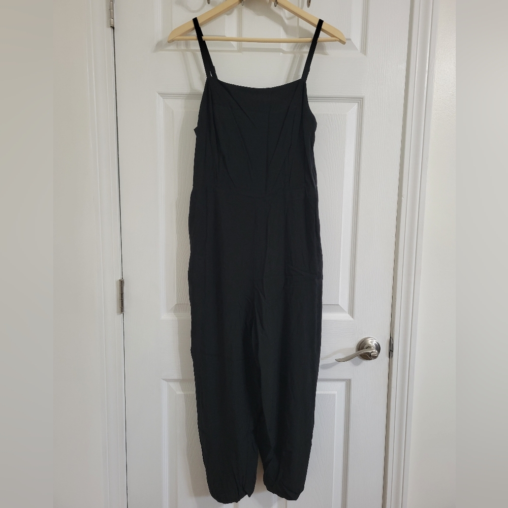 Black Sleeveless Jumpsuit